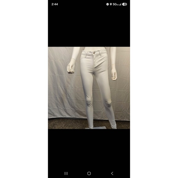 Fashion Nova Denim - Fashion Nova White High Rise Skinny Jeans Distressed Knee Cutout Size 3 NWT